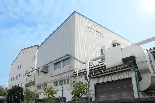 1630571901683504.jpg 白色厂房外墙1.jpg